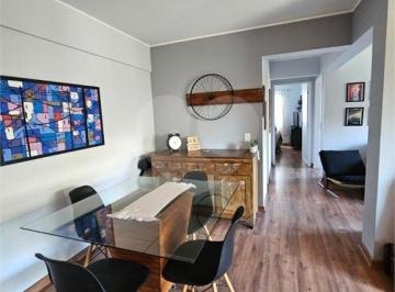 Apartamento · 72m² · 2 Quartos · 1 Vaga · Apartamento com 2 quartos à venda em Cabral - PR