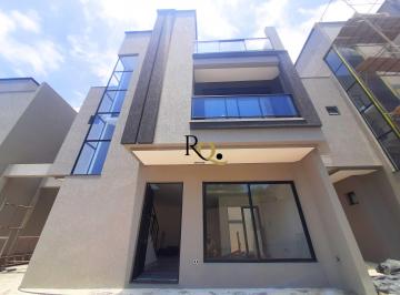 Casa de 3 quartos, Curitiba · Sobrado tríplex condomínio terraço gourmet 3 quartos 3 suítes bairro Capão Raso