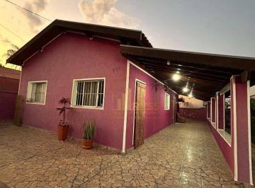 e0dd049e019be69e2d6361311c4e15b2c29f6242 · Excelente Casa térrea toda avarandada com 4 dormitórios, quintal com churrasqueira e piscina.