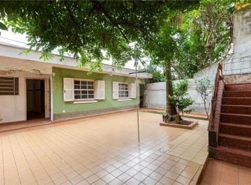 Casa de 3 quartos, São Paulo · Sobrado residencial em Vila Madalena para reforma ou atualização