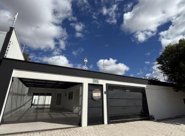 Casa de 4 quartos, Posse · Casa Térrea À Venda Em Posse-GO Com 4 Quartos, 2 Suítes, Piscina Aquecida, Espaç