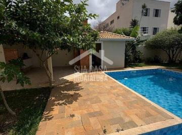 Casa · 351m² · 5 Quartos · 4 Vagas · Casa com piscina e quintal a venda na Cidade Nova