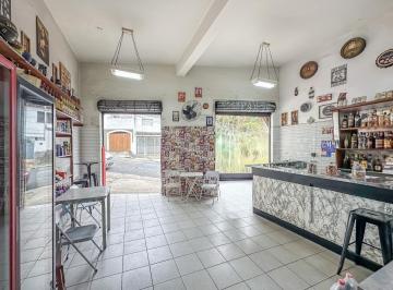 7a5a6840-2ac3-4bf0-98cf-9ae0f45601e0 · Versátil casa para venda em Praça da Árvore com 2 quartos, 165m²