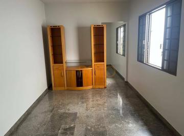 8249c28dde086129369153981220c7692a0baa8b · Casa à venda no bairro Cidade Jardim em Uberlândia