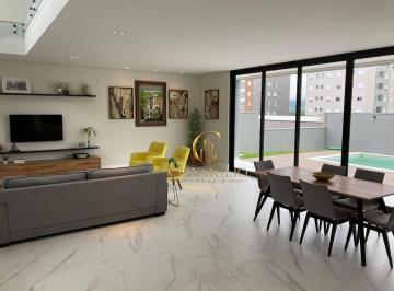 e3e300bfb42eb0e94d62c120e06346dcbd7dd824 · Maravilhoso sobrado Urbanova
