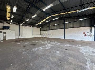 Loja com excelente localização!! Próxima de vários comércios. · Loja 400m² com excelente localização para locação em Igarapé-MG!