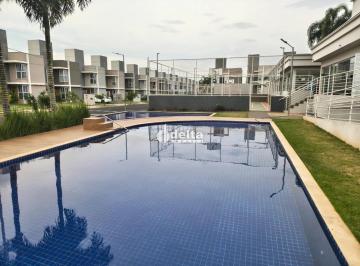 Casa · 207m² · 4 Quartos · 5 Vagas · Casa em condomínio com 4 quartos sendo 2 suítes disponível para locação e venda no bairro Bosque dos