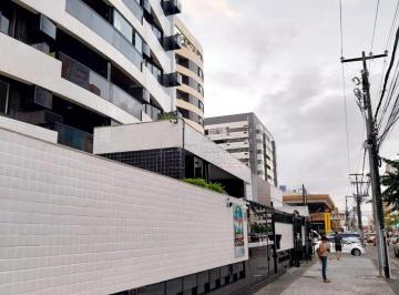 Apartamento · 109m² · 3 Quartos · 2 Vagas · Apartamento com 109m² com 3 Suítes e Varanda à venda na Ponta Verde