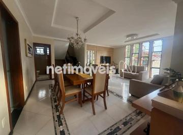 Casa · 242m² · 4 Quartos · 3 Vagas · Excelente Casa com 4 quartos e 4 banheiros à venda no Paquetá.