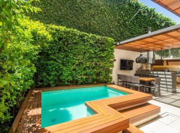 Casa · 330m² · 3 Quartos · 3 Vagas · Maravilhosa Casa Com 3 Dormitórios Em Condomínio Fechado no Morumbi. Moderna E Totalmente Reformada.