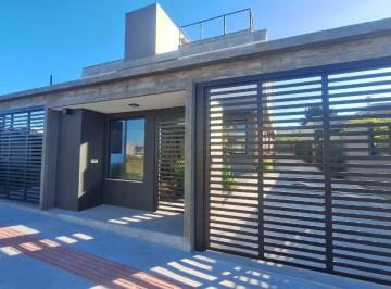 Casa · 115m² · 3 Quartos · 1 Vaga · Casa em Loteamento Longarone