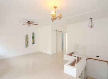Casa · 190m² · 3 Quartos · 2 Vagas · Casa com 3 dormitórios no Bairro Jardim Floresta