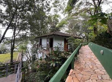 2eed9a3ef208b6eb8426fb5925908281f5f7a667 · Vista Mar Exclusiva na Praia Preta: Casa Aconchegante para Locação Mensal