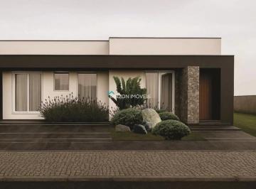 Casa · 300m² · 4 Quartos · 2 Vagas · Casa nova à uma quadra da praia