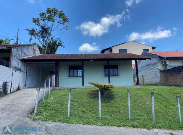 Casa · 80m² · 2 Quartos · 2 Vagas · Casa de Alvenaria, sozinha no terreno, com quintal nos fundos, varanda na frente, cercada, murada e