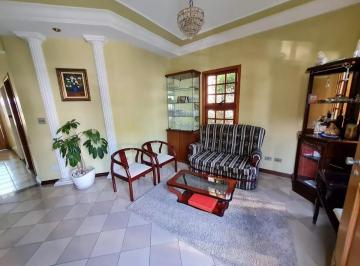 Casa · 234m² · 4 Quartos · 8 Vagas · Sobrado de 234 m², 4 quartos em Matriz, Mauá