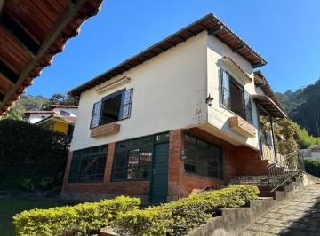 Casa de 4 quartos, Teresópolis · 4 Qtsno tranquilo no Jardim Europa em Teresópolis