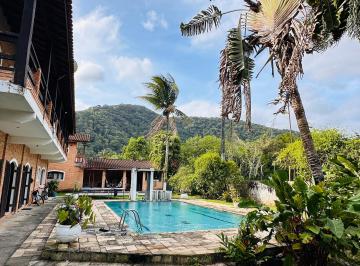 Casa de 5 quartos, São Sebastião · Bela e espaçosa casa central à venda em Boiçucanga – Com escritura definitiva