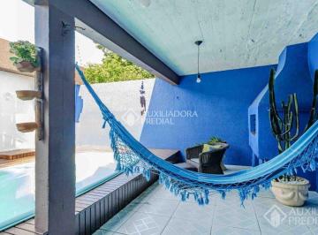 Casa · 420m² · 3 Quartos · 5 Vagas · Casa de 3 dormitórios com piscina no bairro Cristal