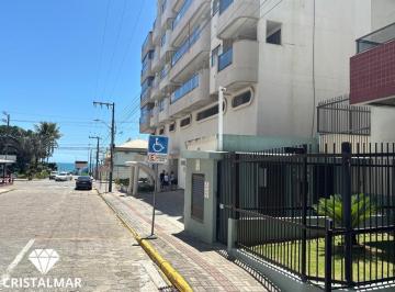 Apartamento · 115m² · 3 Quartos · 1 Vaga · Apartamento segundo piso frente rua 3 Dormitórios 80 metros da Praia Bombas Bomb