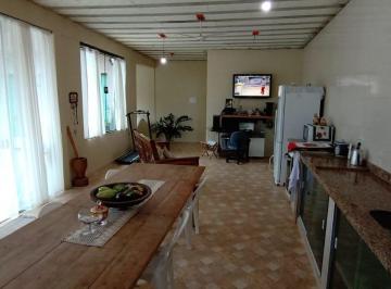 Casa · 210m² · 2 Quartos · 6 Vagas · Apartamento à venda em Terra Preta com 210 m², 2 quartos, 6 vagas