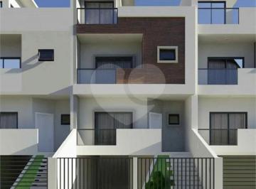 Casa de 4 quartos, Curitiba · Sobrado à venda no Bairro Alto, Curitiba
