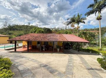 Rural · 180m² · 3 Quartos · 6 Vagas · Sítio Encantador no Pedra Branca  – 1.500 m² de Lazer com Piscina e Natureza ao Redor