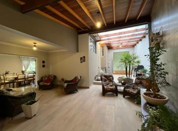 Casa de 3 quartos, Barueri · Casa à Venda | 225 m² | 3 dormitórios (1 suíte) | 4 vagas no Centro Barueri/SP!