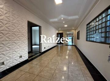 Casa · 187m² · 4 Quartos · 3 Vagas · Casa no Planalto com 4/4 sendo 2 suítes