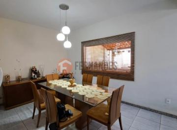 Casa de 4 quartos, Congonhas · Casa para venda no Casa de Pedra em Congonhas