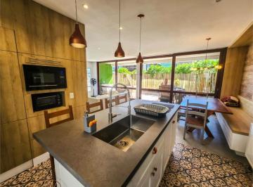 Casa · 232m² · 4 Quartos · 3 Vagas · Villagio com 4 quartos à venda em Riviera - SP