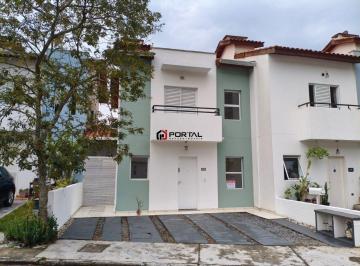 Casa · 153m² · 3 Quartos · 3 Vagas · Casa Ampla com Corredor Lateral Exclusivo - 153m² | 3 Quartos | 3 Vagas - Condomínio Fechado.