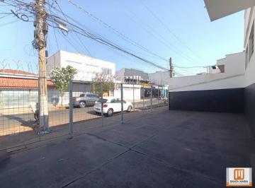 Garagem/estacionamento · Salão/Galpão (salão - térreo) , cozinha planejada