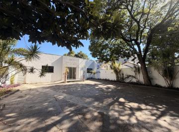Comercial · 180m² · 3 Quartos · 8 Vagas · Sala Comercial no Centro, com estacionamento privativo!