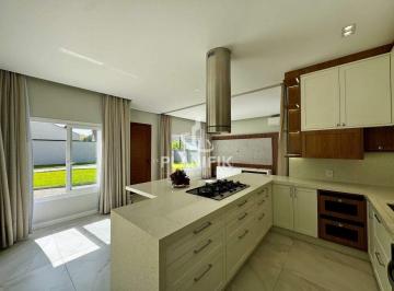 Casa · 115m² · 3 Quartos · 1 Vaga · Casa de alto padrão em loteamento, a apenas 5 minutos do centro!