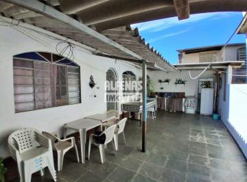 Casa · 300m² · 9 Quartos · 4 Vagas · CASA COM 09 QUARTOS, 06 BANHEIROS, 02 VARANDAS, 04 SALAS, VAGA PARA 03 VEICULOS NO RIACHO DAS PEDRAS