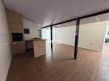 Casa · 250m² · 3 Quartos · 3 Vagas · Casa com 3 quartos sendo 1 suíte disponível para locação no bairro Jardim Patrícia em Uberlândia-MG
