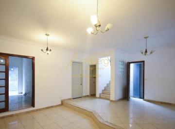 Casa · 280m² · 4 Quartos · 4 Vagas · No Morumbi, excelente Sobrado com 280 metros, 4 quartos sendo 3 suítes, 4 vagas.