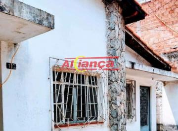Casa · 135m² · 3 Quartos · 3 Vagas · Casa com  terreno amplo,ideal para reforma ou construção de um novo espaço.