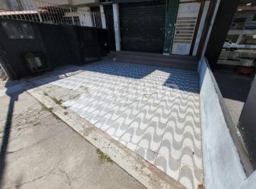 Comercial · 140m² · 2 Vagas · Loja com 140m2, duas vagas na frente e escritório no subsolo no Jardim Marajoara