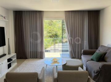 1 - Sala de estar · Casa de 176m² com 3 suítes no Córrego Grande