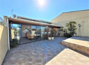 xmn96t42ogywzjdjywe3otvm_md · Casa à venda em Caraguatatuba, Balneário dos Golfinhos, com 2 quartos, 175m²