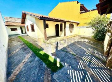io0urcq2ogyxmtk3zjfhmtg2_md · Casa à venda em Caraguatatuba, Praia das Palmeiras, com 3 quartos, 99m²
