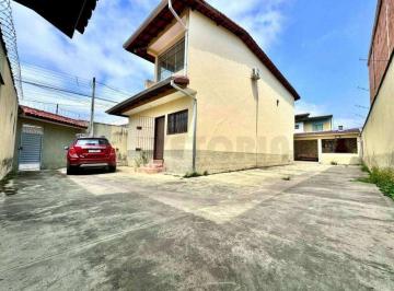 o47hsti2ogyxmtq2zmi5yjc0_md · Sobrado à venda em Caraguatatuba, Jardim Tarumãs, com 6 quartos, 200m²