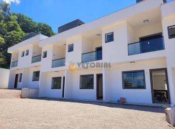 oj40z382ogywzmywy2nlngix_md · Sobrado à venda em Caraguatatuba, Balneário Copacabana, com 2 quartos, 85m²