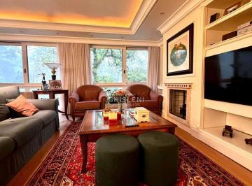 Apartamento · 109m² · 1 Vaga · TRIPLEX MOBILIADO EM GRAMADO