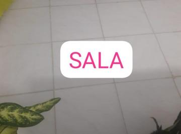 Casa de 5 quartos, Salvador · Prédio com 2 andares e ponto comercial no térreo. 