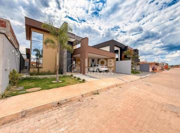 Casa · 230m² · 3 Quartos · 2 Vagas · Casa térrea em condomínio americano Rua 6 : Recém construída 3 suítes, marcen...