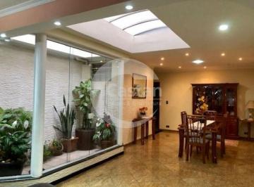 Casa · 250m² · 3 Quartos · 5 Vagas · Sobrado em Agua Rasa