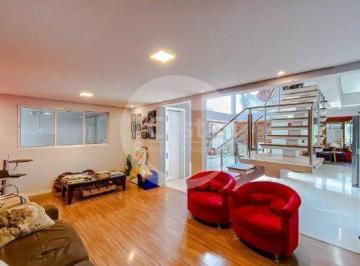 Casa · 152m² · 4 Quartos · 4 Vagas · Sobrado em Agua Rasa